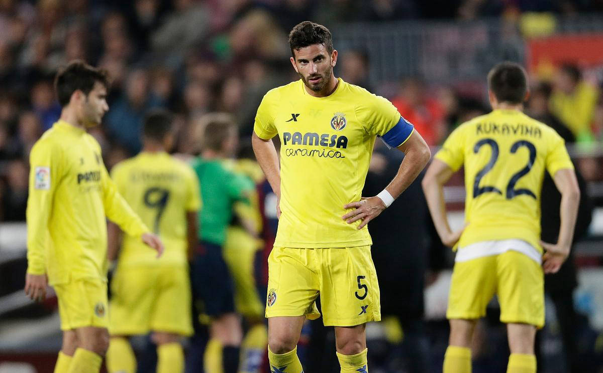 比利亚雷亚尔训练开放日;转会期强势反弹引欢呼;葡超在即;轮换策略成焦点 比利亚雷亚尔训练开放日;转会期强势反弹引欢呼;葡超在即;轮换策略成焦点